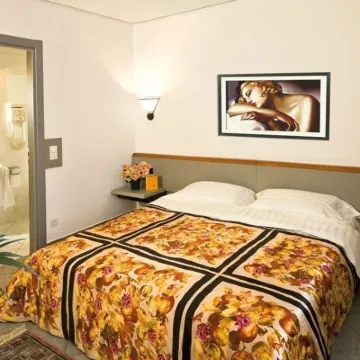 Hotel Bahnhof Haus Hotels near Chiasso Station