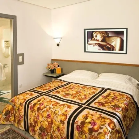 Hotel Bahnhof Haus Отели в г. Кьяссо