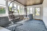 Charming 2 Bedroom with in Home Gym - Bungalows
