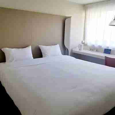 Hôtel Campanile Chantilly Rooms