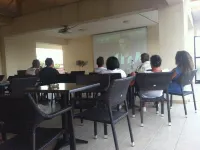 Loxandra Studios - Bãi đậu xe