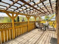 Skyline Cabins Hotels in Victoria County