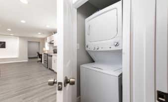 Stylish 3Br 3BA Colonial House by CozySuites