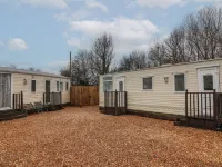 Carnaby Hotels in Tatworth and Forton