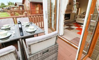 10 Poppy Lodge