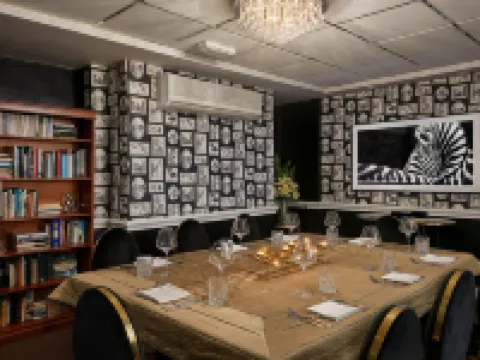 The Royal Adelaide Hotel Hotels in Windsor