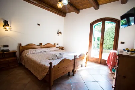 Hotel Lago Bin Отели в г. Пинья