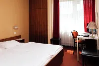 Hotel Meran Hallenbad & Sauna فنادق في 