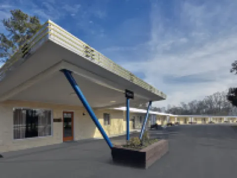 New South Motor Inn Hotels in Madison