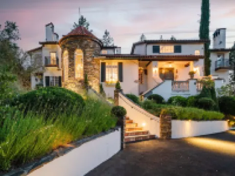 Château du Sureau Hotels in Oakhurst