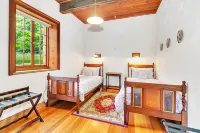 Blackwood Park Cottages Mole Creek Hotels in 