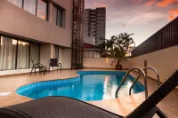 Mai Suites Apart Hotel Hôtels à : Colinas del Urubó