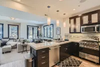 Blackstone Mountain Retreat #21! Walk To The Lifts! 4 Bedroom Apts by RedAwning - Homestays