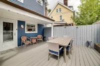 Walk to Walnut St: ‘Shadyside House’ w/ Deck - บังกะโล