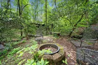 Modern, Luxurious Cabin for Two located on a Cascading Waterfall - WIFI