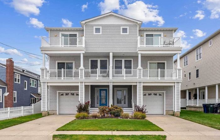 Sunny Brigantine Townhome Walk to Beach