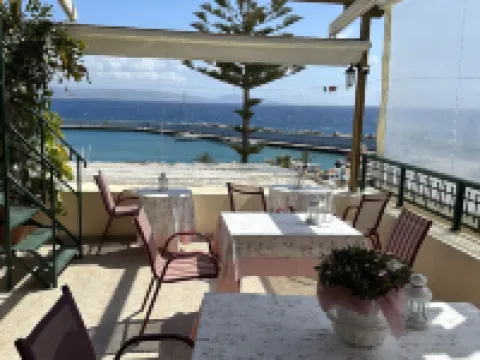 Akteon Rooms Hotels in Lampi