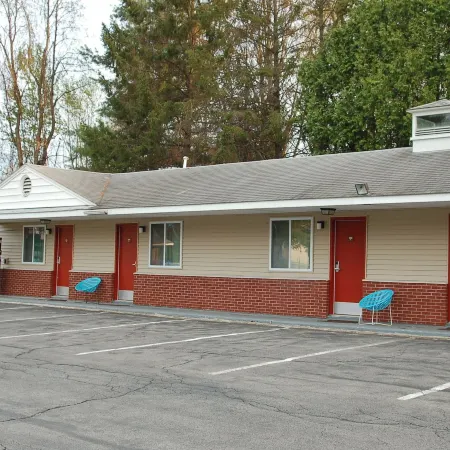 Blue Sky Inn Glens Falls-Saratoga-Lake George