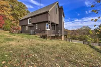 Updated Kingsport Home w/ Deck + Mtn Views! Hotel dekat The Kingsport Greenbelt