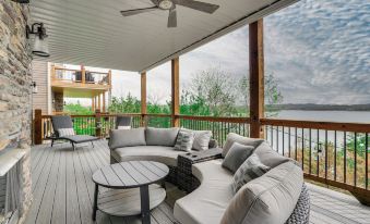 Lavish Retreat w/ Decks, Steps to Table Rock Lake!