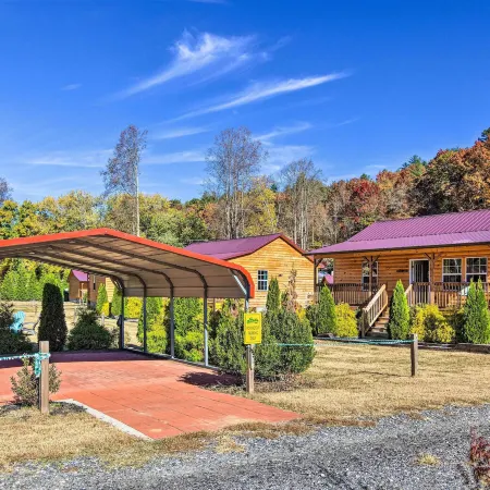 8 Mi to Great Smoky Mtn National Park: Cozy Cabin