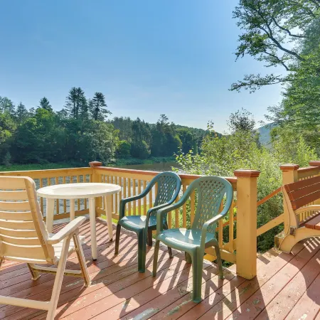 Pet-Friendly Hancock Home on the Delaware River!