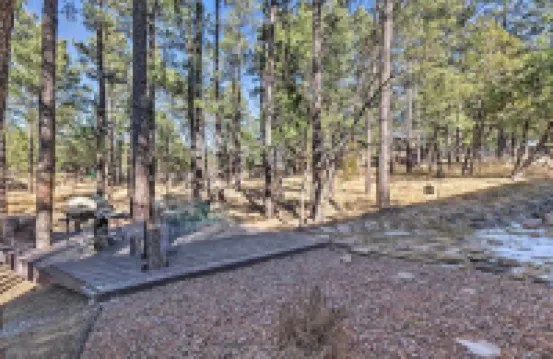 Ruidoso Getaway w/ Deck - 16 Mi to Ski Apache