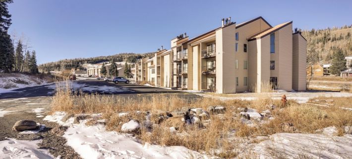 Walkable Brian Head Condo Steps to Ski Resort! Hoteles en Condado de Iron