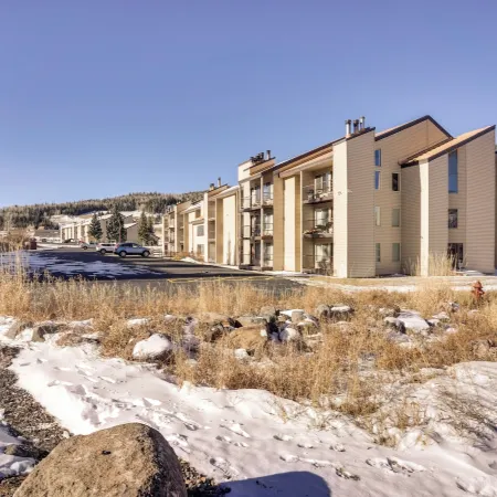 Walkable Brian Head Condo Steps to Ski Resort!