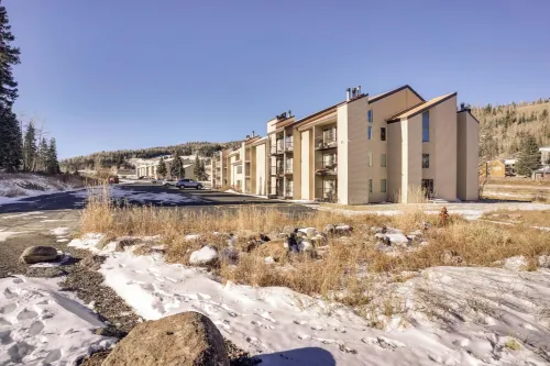 Walkable Brian Head Condo Steps to Ski Resort! - 2 étoiles