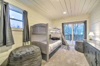 Spacious Cabin w/ Decks Near Saratoga Springs - Homestays