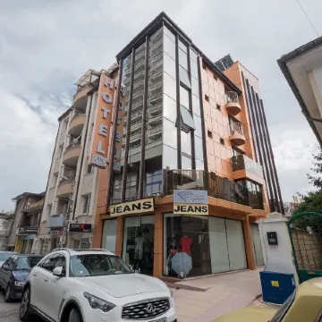 Caro Apartments & Rooms