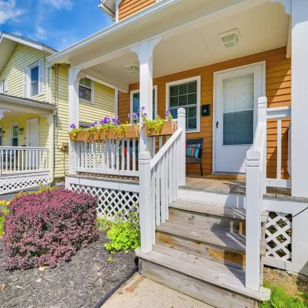 Walk to Parks and Dining Cozy Canandaigua Home!