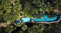 Doho Lodge & Hotsprings - parking