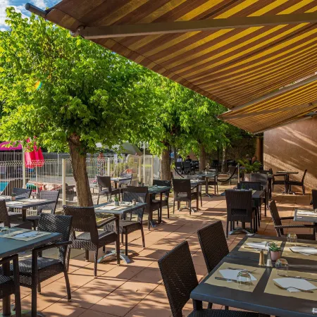 Logis Hotel Noemys Pont de l'Etoile