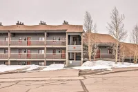 Private Balcony and Resort Perks Silverthorne Condo - Pool
