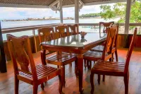 Phinisi Hostel Bira - breakfast
