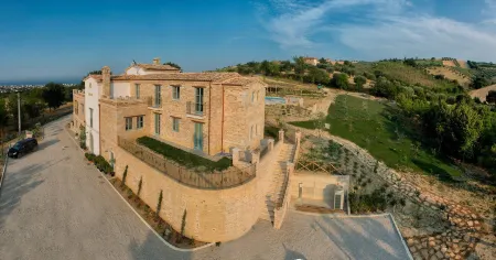 Villa Sant'Angelo Отели в г. Alba Adriatica