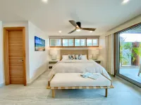 BRAND NEW REMODEL Rooftop Lahaina Oceanfront Penthouse with 360 degree views!