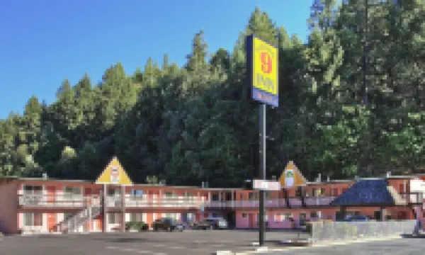 National 9 Inn - Placerville