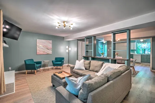 Stylish Durham Townhome < 5 Mi to Downtown!