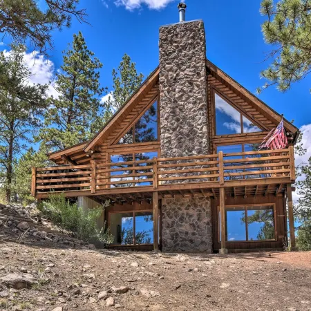 Quiet Guffey Getaway w/ Private Deck, Pond & Canoe