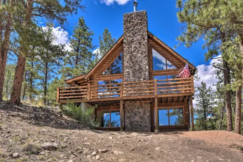 Quiet Guffey Getaway w/ Private Deck, Pond & Canoe - 3-Star