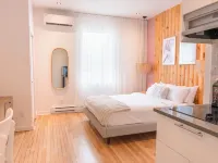Unique Stays - 4114 St-Denis Hotels near Ubisoft
