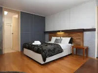 Golden Leaf Motel
