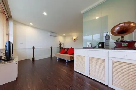 EZ Lodge Hostel Отели рядом с достопримечательностью «Wuer Chahu Shan/Teapot Mountain»