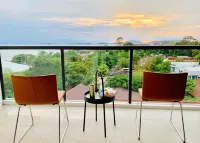TopFloor Gorgeous Sunset-Mae Phim Beachfront Condo
