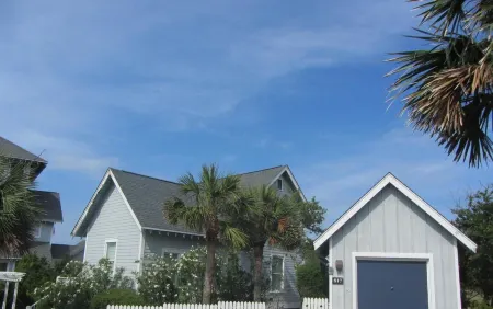 Sandcastle by the Sea - 3Bedroom, 2 Bath/Sleeps 6 - South Beach - Oceanside