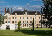 Château de Briançon, The Originals Relais Hôtels à : Blaison-Gohier