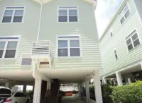 3/3 Condo across from the River! Close to beaches!